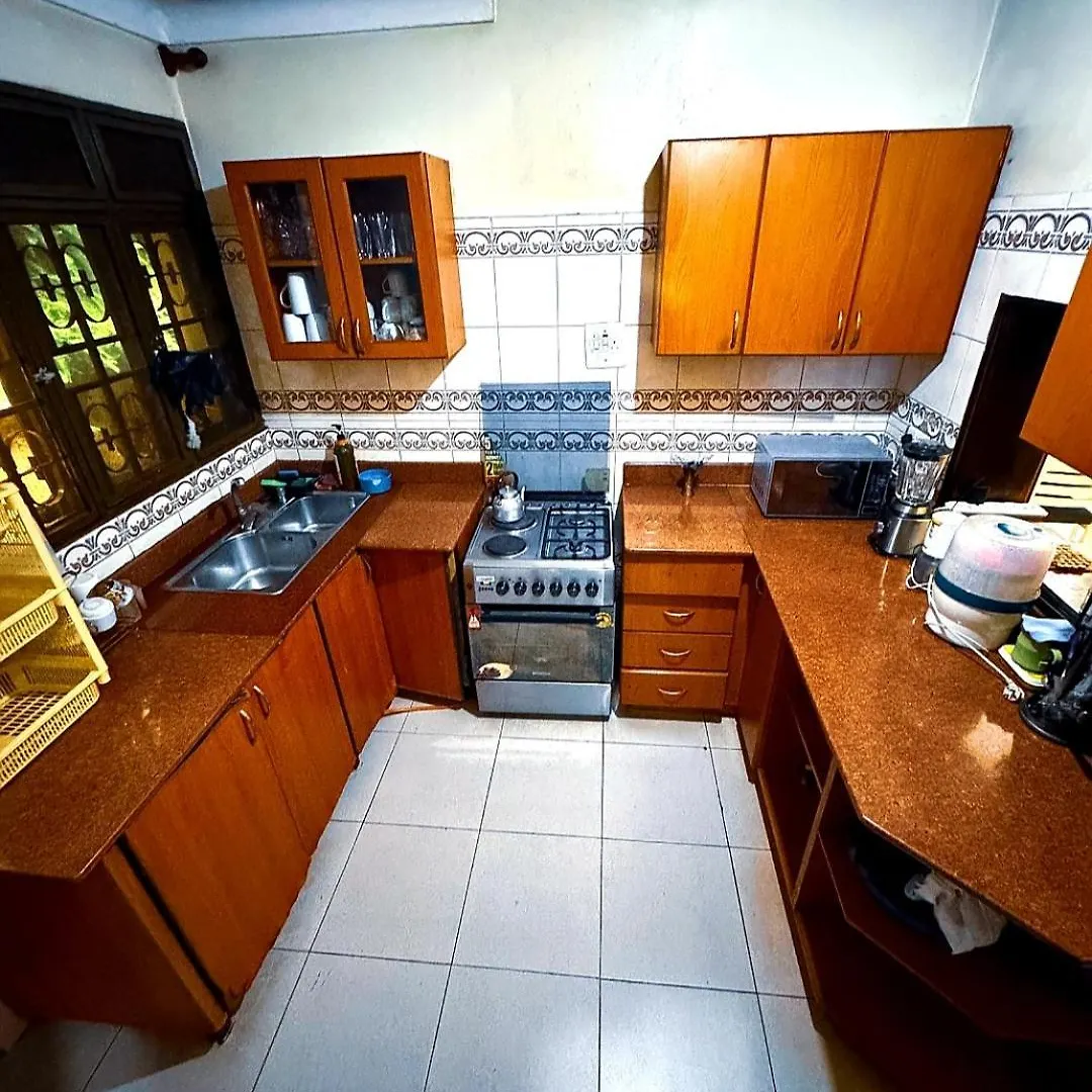 Ontime Guest House Kampala Villa